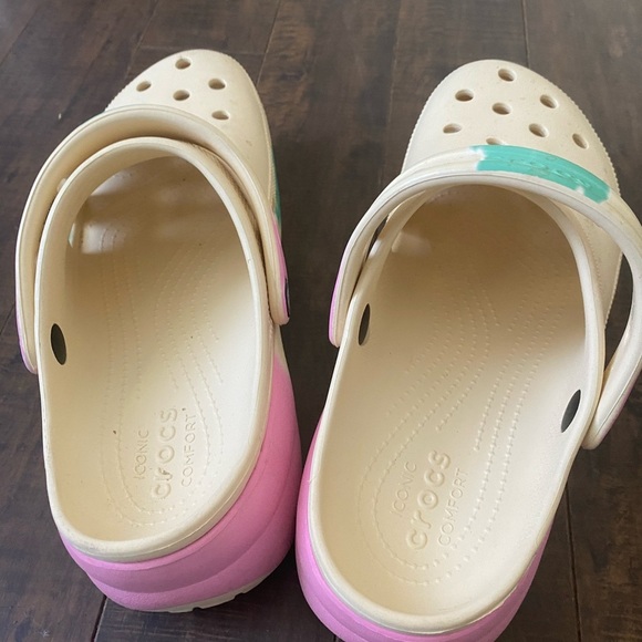 Crocs Classic Platform Ombre Clogs - Picture 8 of 13